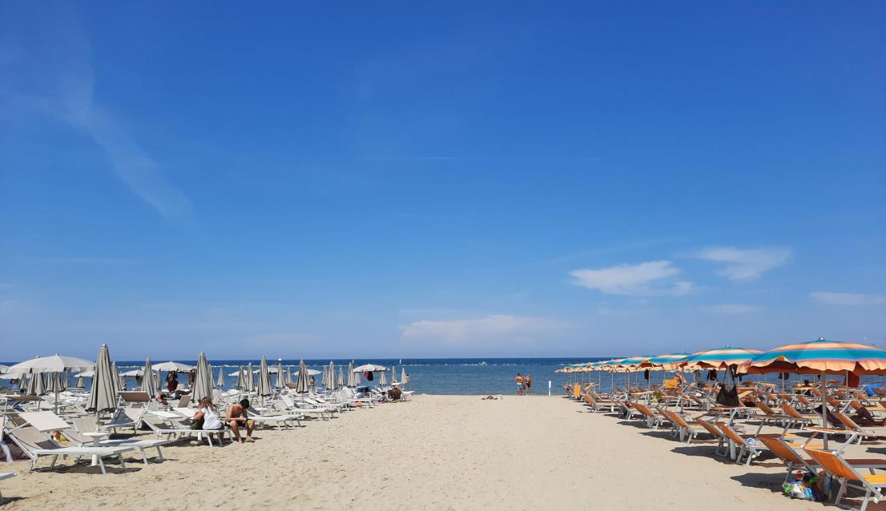Hotel Lalla Beauty & Relax Cesenatico Extérieur photo